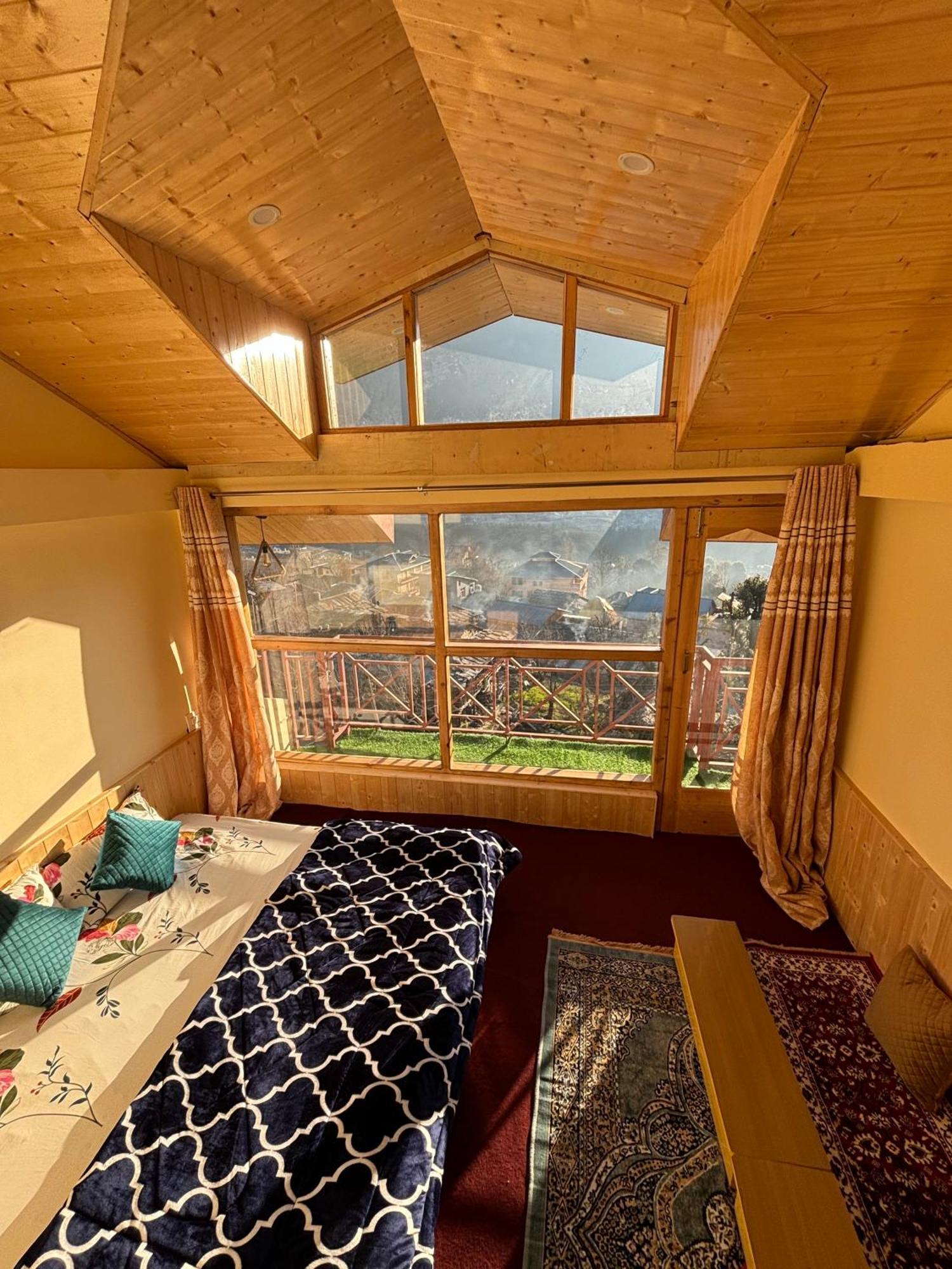 The Pineapple Home Manali  Exterior photo